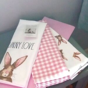 Bunny Love Kitchen Towel Set - Pink and White Rae Dunn 🐰🐰🐰🐰 Set of 3